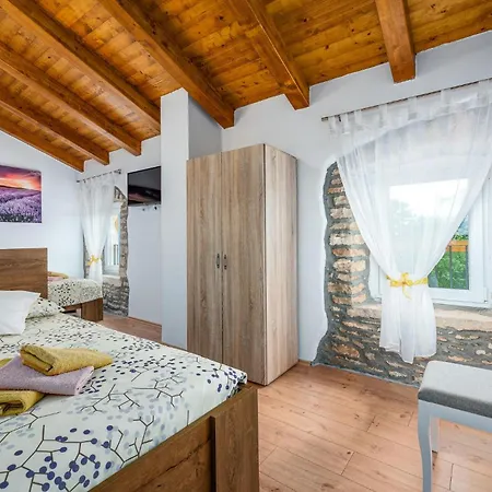 別荘 Cozy In Brscici With Wifi Bičići