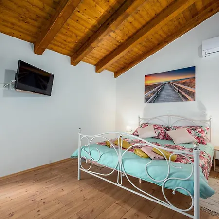 Luxurious In Brscici Prázdninový dům Bicici
